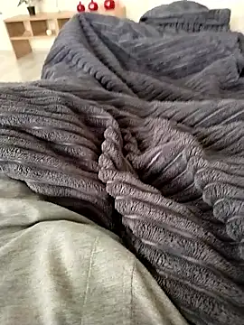 Snapshot of milf_hunter_35 chatting on March 31, 8:15 am milf hunter 35 online show from March 31, 8:15 am