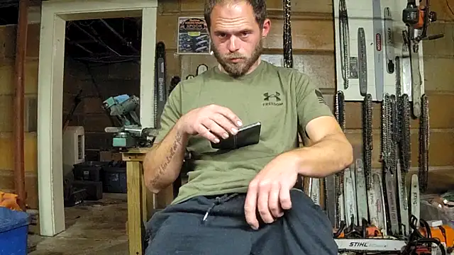 Snapshot of Bigoleslong98765 chatting on October 12, 5:17 am Bigoleslong98765 online show from October 12, 5:17 am