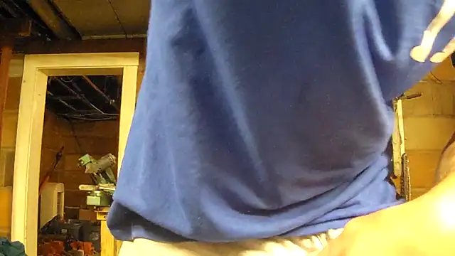 Snapshot of Bigoleslong98765 chatting on October 16, 5:19 am Bigoleslong98765 online show from October 16, 5:19 am