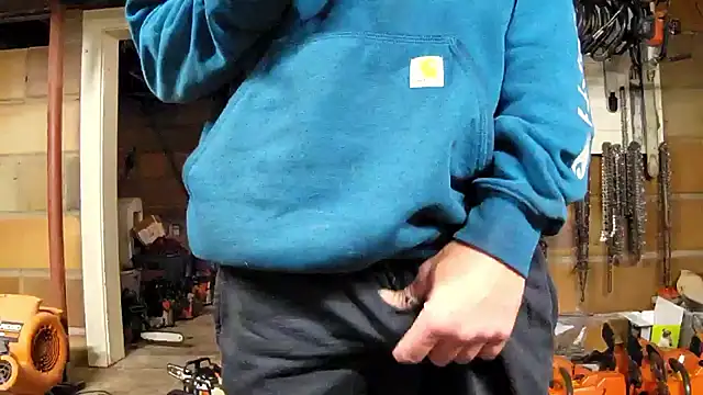 Snapshot of Bigoleslong98765 chatting on November 7, 6:24 am Bigoleslong98765 online show from November 7, 6:24 am