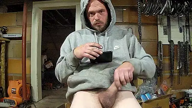 Snapshot of Bigoleslong98765 chatting on November 18, 4:44 pm Bigoleslong98765 online show from November 18, 4:44 pm