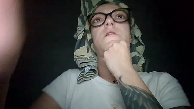 Snapshot of IzabelllNoir chatting on June 25, 8:24 pm IzabelllNoir online show from June 25, 8:24 pm