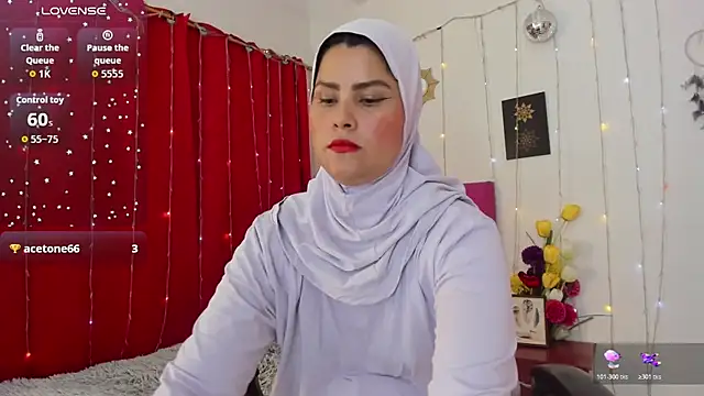 AishaAmin  online show from November 15, 3:19 pm