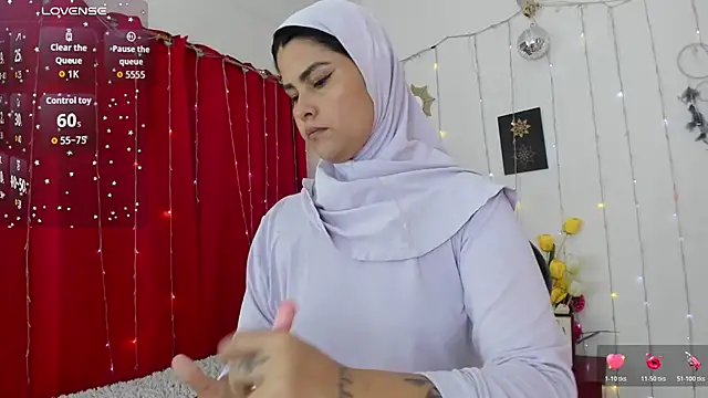 AishaAmin  online show from November 21, 12:15 pm