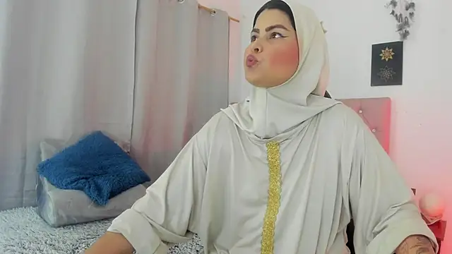 AishaAmin  online show from June 20, 12:08 pm
