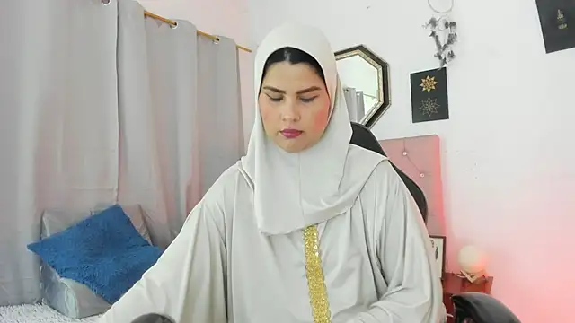 AishaAmin  online show from July 17, 12:12 pm