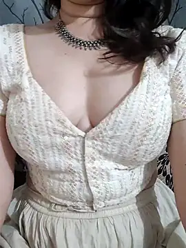 Brown Maxi online show from March 9, 7:37 pm