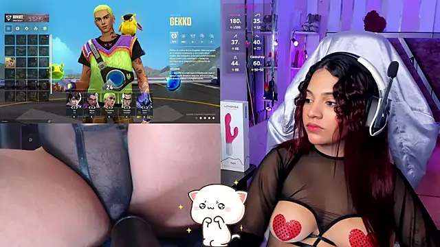 PetiteSophie  online show from February 14, 2:33 pm