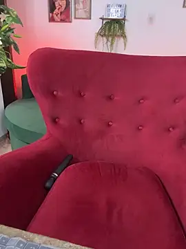 Snapshot of aaaaamy_1 chatting on February 21, 11:28 pm aaaaamy 1 online show from February 21, 11:28 pm