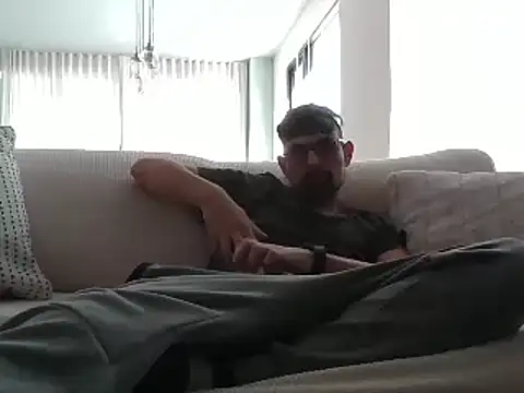 Snapshot of spence204011 chatting on December 30, 3:46 pm spence204011 online show from December 30, 3:46 pm