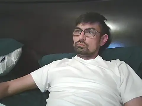 Snapshot of spence204011 chatting on November 1, 11:18 pm spence204011 online show from November 1, 11:18 pm