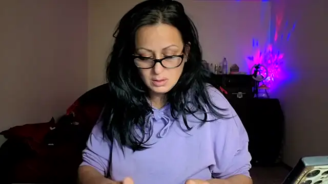 YourDreamLoverr online show from November 1, 12:45 am