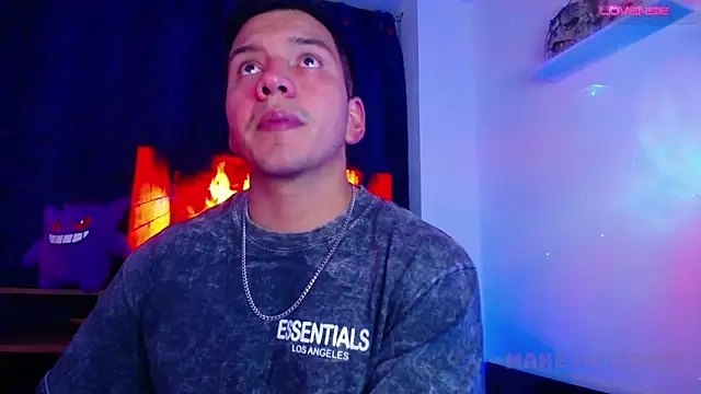 Snapshot of Marc__Waatson chatting on February 6, 1:10 am Marc Waatson online show from February 6, 1:10 am