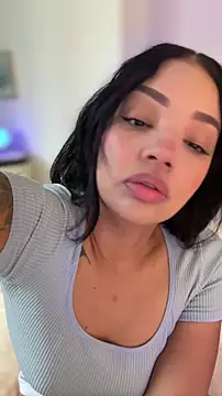 Sara LipsX online show from April 5, 9:34 pm