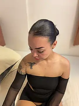 Sara LipsX online show from May 31, 1:25 am