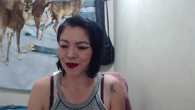 Snapshot of electra-mommy chatting on March 5, 11:16 pm electra-mommy online show from March 5, 11:16 pm