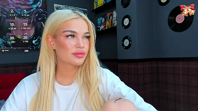 Angel Sapphire  online show from March 12, 12:57 pm