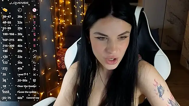 Mary   Moore online show from December 2, 8:09 am