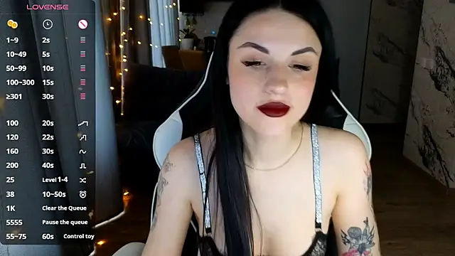 Mary   Moore online show from March 16, 5:25 am