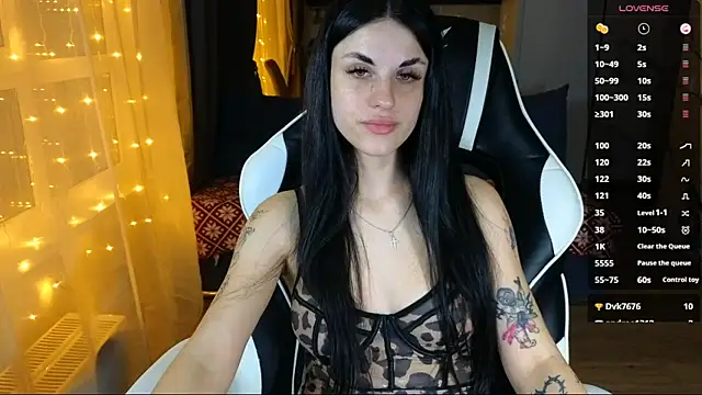 Mary   Moore online show from November 7, 6:41 pm