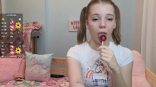 PrincessLittleKiki online show from October 14, 7:09 am