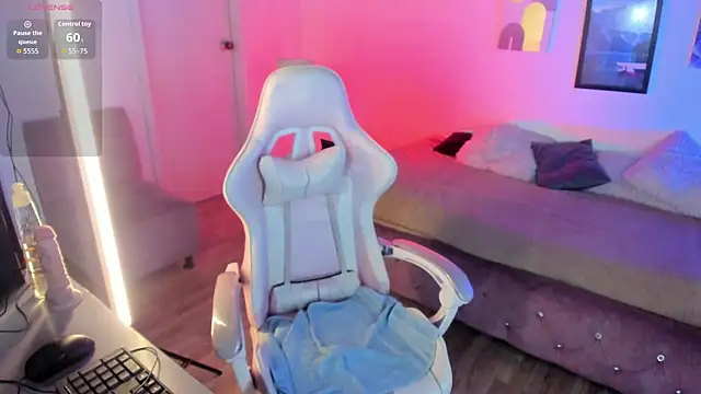 Aliciia cute1 online show from October 17, 10:12 pm