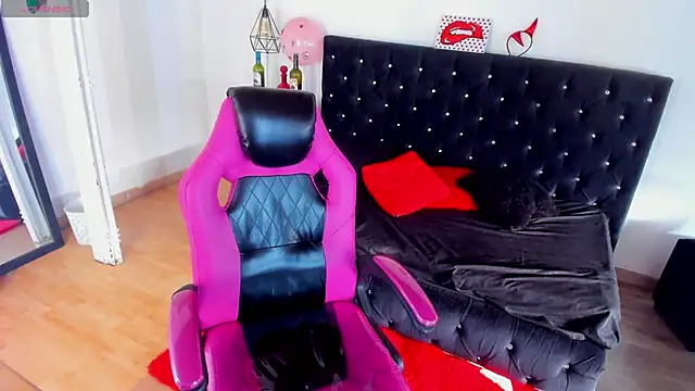 Aliciia cute1 online show from February 13, 9:44 pm