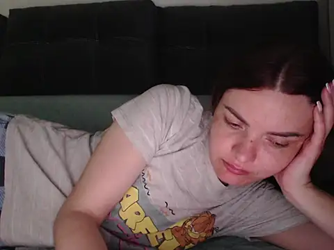  JustmeHere  online show from April 11, 9:08 pm