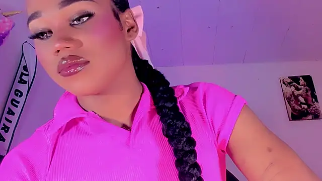 Snapshot of naomy__xx chatting on October 18, 2:58 am naomy xx online show from October 18, 2:58 am