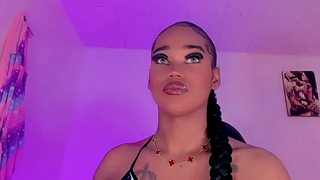 Snapshot of naomy__xx chatting on November 5, 3:17 am naomy xx online show from November 5, 3:17 am