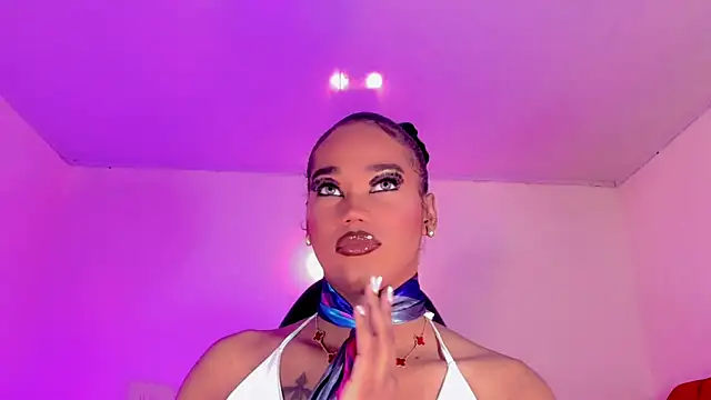 Snapshot of naomy__xx chatting on November 12, 3:18 am naomy xx online show from November 12, 3:18 am