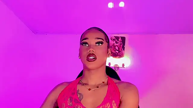 Snapshot of naomy__xx chatting on November 18, 2:54 pm naomy xx online show from November 18, 2:54 pm