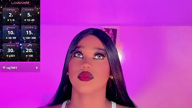 Snapshot of naomy__xx chatting on November 30, 9:30 pm naomy xx online show from November 30, 9:30 pm