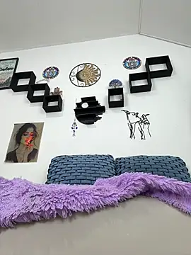 jamilaross online show from October 13, 9:15 pm