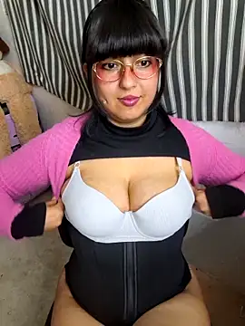 Snapshot of Derry_Cooper chatting on November 7, 1:16 am Derry Cooper online show from November 7, 1:16 am