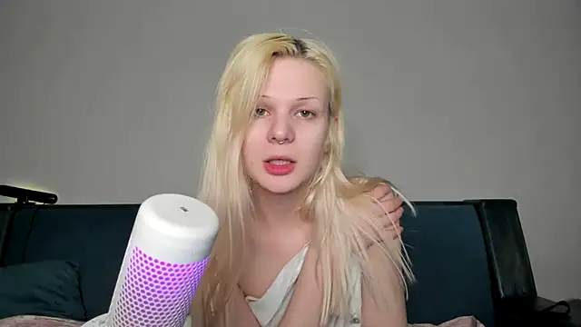 sashakiss99 online show from March 15, 7:59 pm