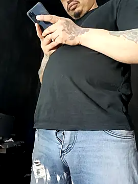 Snapshot of DickMasterfindom chatting on January 18, 4:38 am DickMasterfindom online show from January 18, 4:38 am