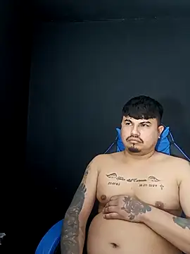 Snapshot of DickMasterfindom chatting on February 28, 1:39 am DickMasterfindom online show from February 28, 1:39 am