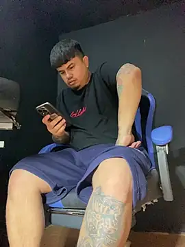 Snapshot of DickMasterfindom chatting on July 7, 3:53 am DickMasterfindom online show from July 7, 3:53 am