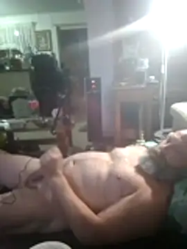 Snapshot of iambradz chatting on November 5, 1:33 pm iambradz online show from November 5, 1:33 pm