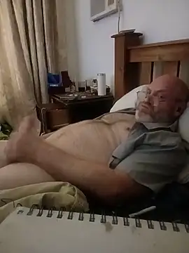 iambradz online show from June 14, 1:46 pm