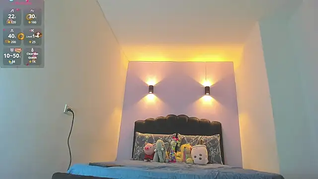 Sofia Clauss  online show from October 19, 4:24 am