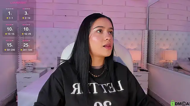 Yaaky  online show from February 19, 8:31 pm