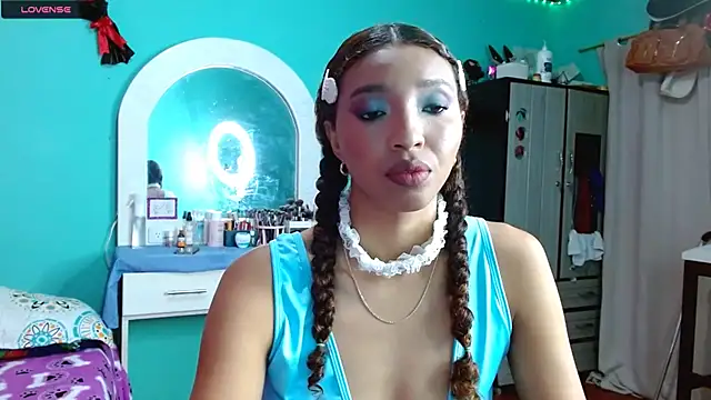 Snapshot of sensitive_brunette chatting on November 12, 2:34 am sensitive brunette online show from November 12, 2:34 am