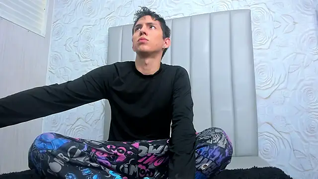 JeanRam18 online show from February 2, 4:38 pm