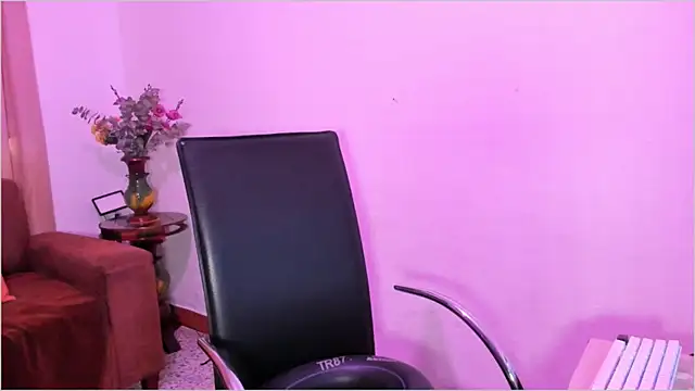 Lauren A online show from October 27, 7:40 pm