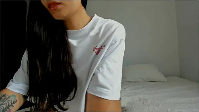 Lauren A online show from November 9, 8:07 pm