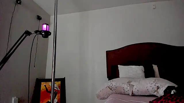 Snapshot of yiauana chatting on October 28, 10:23 pm yiauana online show from October 28, 10:23 pm