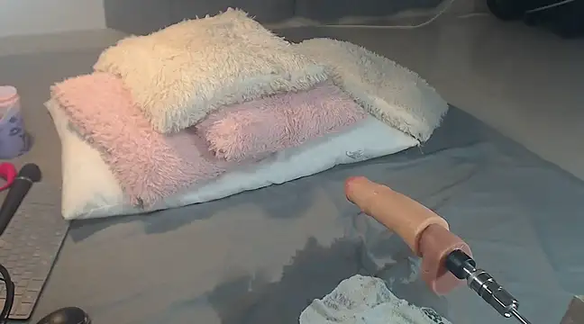 Selena v online show from March 15, 10:46 am