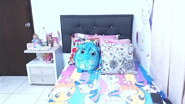 Snapshot of Melany_BigAss1 chatting on September 23, 4:37 am Melany BigAss1 online show from September 23, 4:37 am